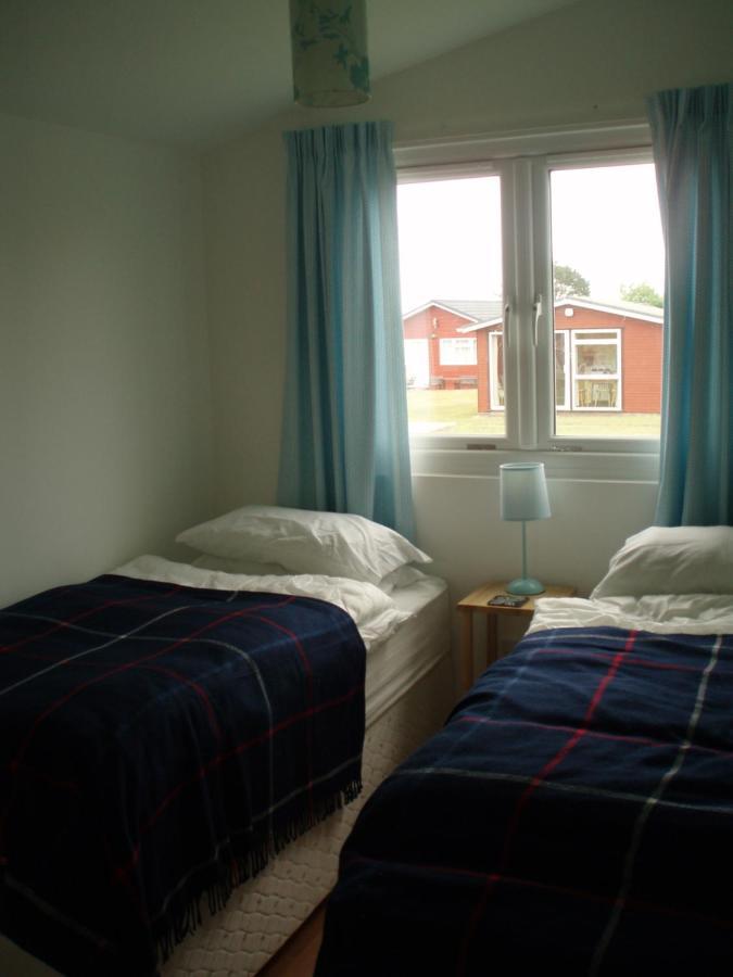 Chalets & Lodges At Atlantic Bays Holiday Park Padstow Exterior foto